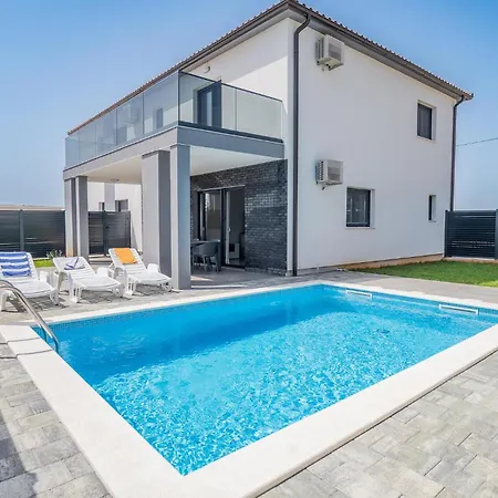 Hébergement de vacances Gorgeous In With Kitchen *