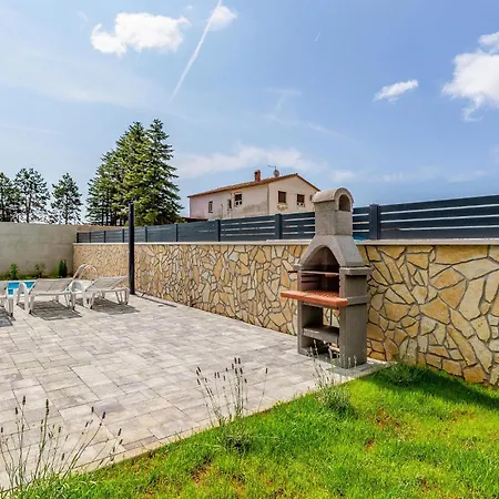 Hébergement de vacances Gorgeous In With Kitchen *
