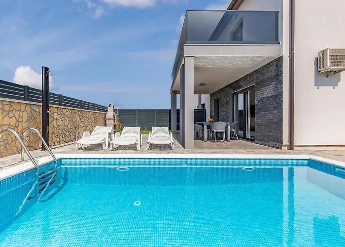 Будинок відпочинку Lovely In With Wifi