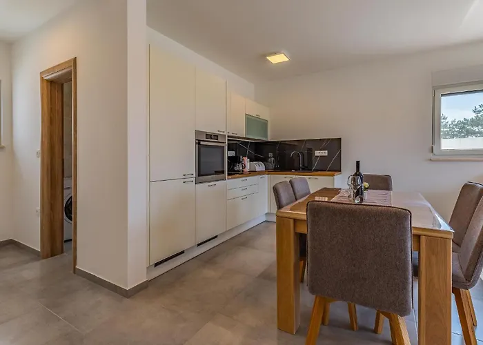 Lovely In With Wifi Будинок відпочинку *