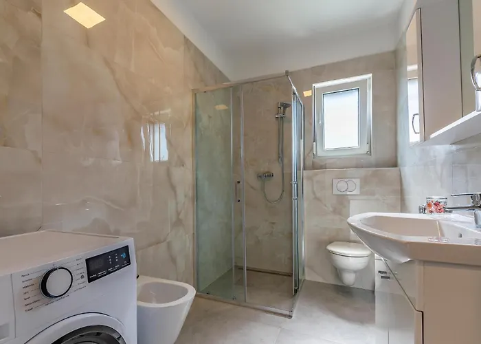 Будинок відпочинку Lovely In With Wifi *