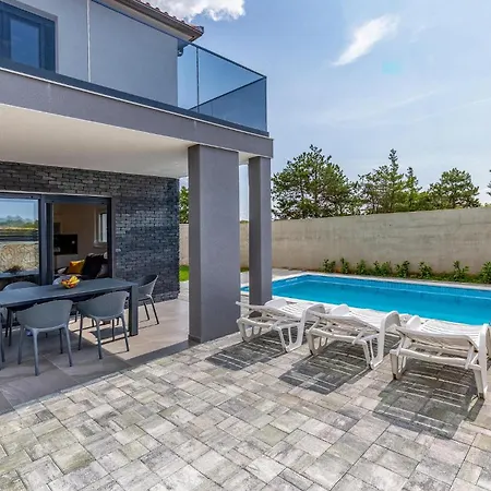 Prázdninový dům Lovely In With Wifi Pula