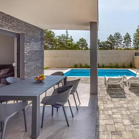 Lovely In With Wifi Ferienhaus Pula